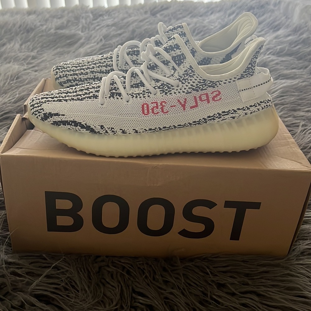 Addidas Yeezy Boost Zebra